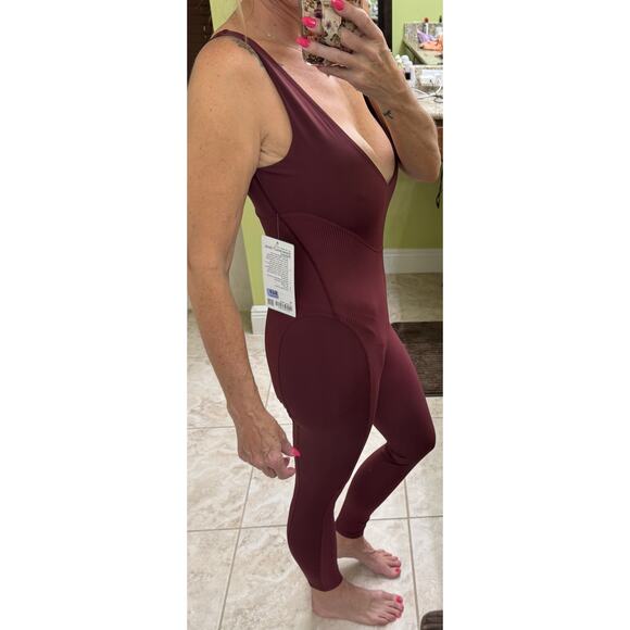 Lululemon Medium Align ribbed bodysuit Ribbed Nulux Skiing jumpsuit NWT Wine Red - Picture 4 of 6
